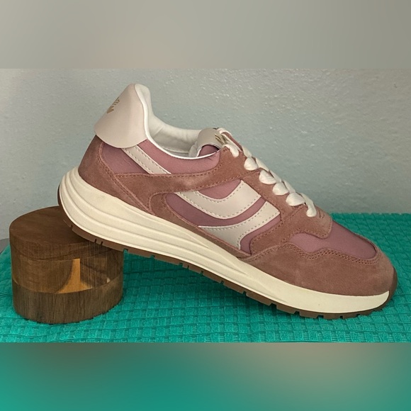 NWT.. WOMENS STEVE MADDEN RETRO RUNNER SNEAKERS - Picture 4 of 15